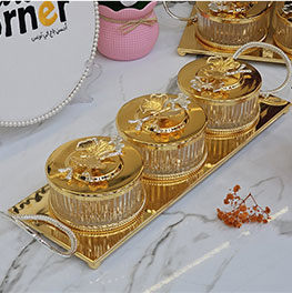 3 bonbonnières en verre  avec couvercles